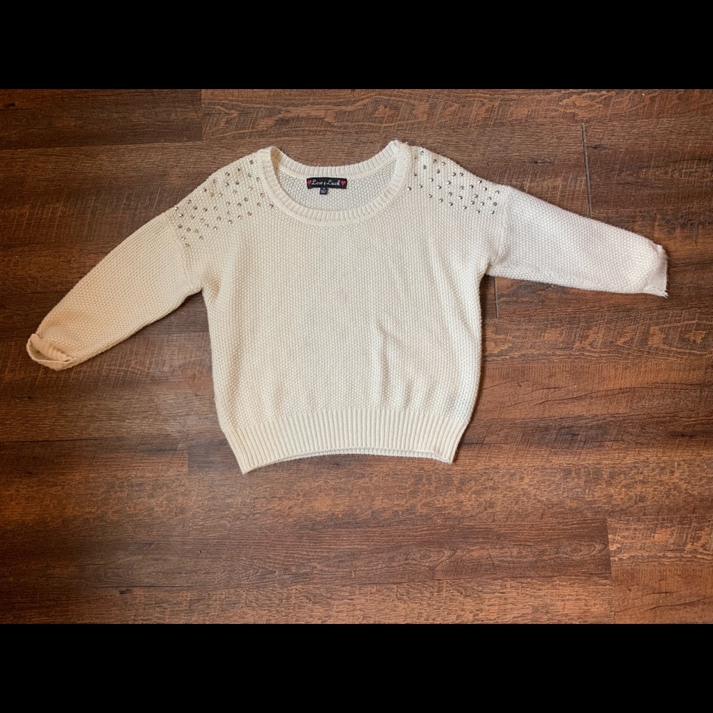 White sweater 😘